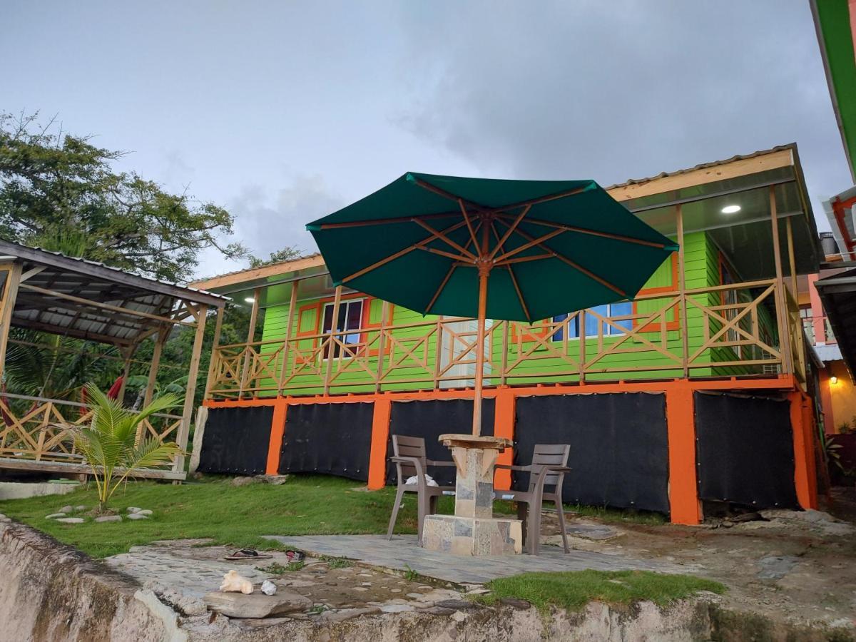 Cabanas Mister Mac Fresh Water Bay Екстериор снимка
